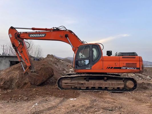 Used Doosan DX300 excavator, 30 ton large tracked excavator, second hand machinery