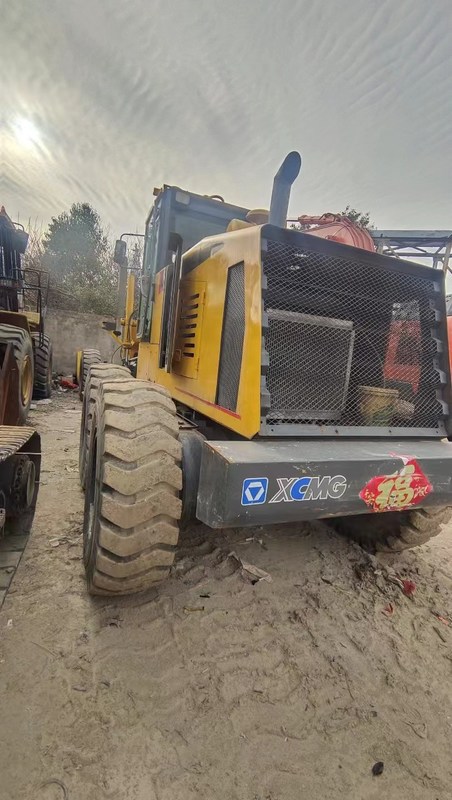 XCMG 180 Grader uit China Normaal gebruik Goede kwaliteit en betaalbare prijs