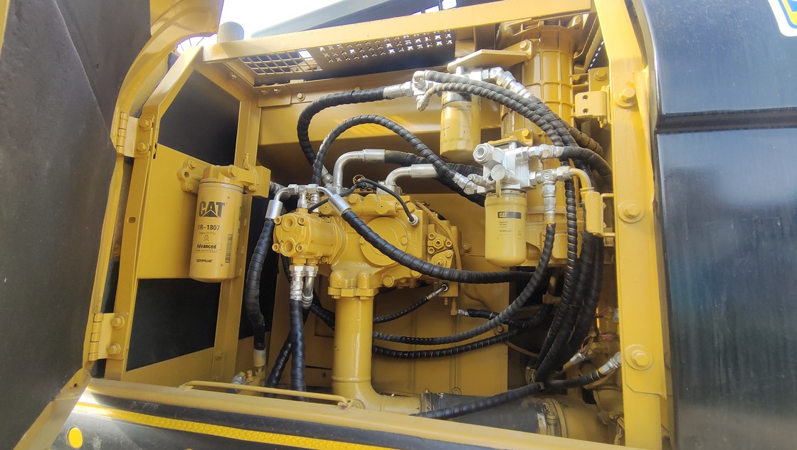 Goedkope aanbieding: Gebruikte graafmachine Cat 325 CL te koop, in goede staat