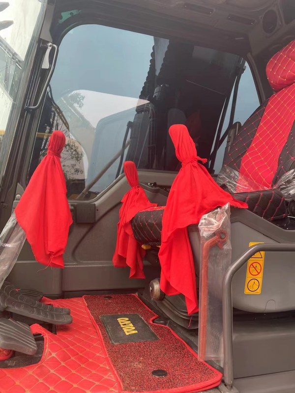 Gebruikte Ec140 graafmachine in goede staat voor uw zware taken, vraag nu!