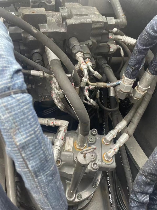 Gebruikte Ec140 graafmachine in goede staat voor uw zware taken, vraag nu!