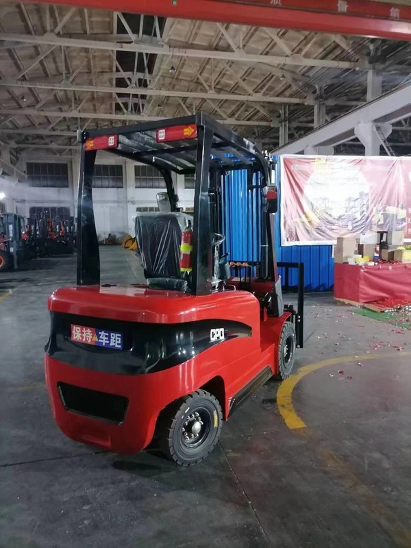 Nieuwe mini-diesel- en nieuwe mini-elektrische vorkheftrucks