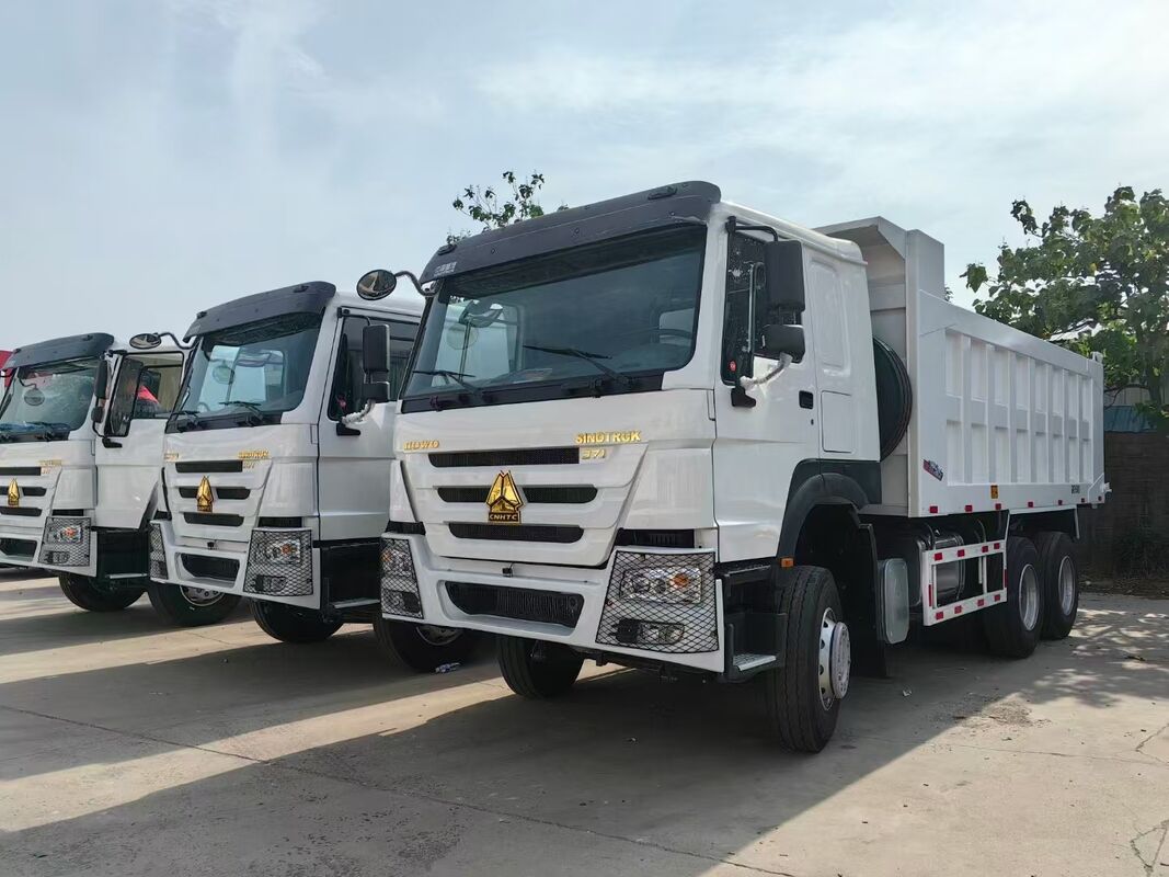 Gebruikte 6X4 Howo Sinotruk 371 Zware Vrachtwagen CNG LNG Trekker met Snelle Versnellingsbak Diesel Brandstof Linker Stuur Van Cargo Tank China