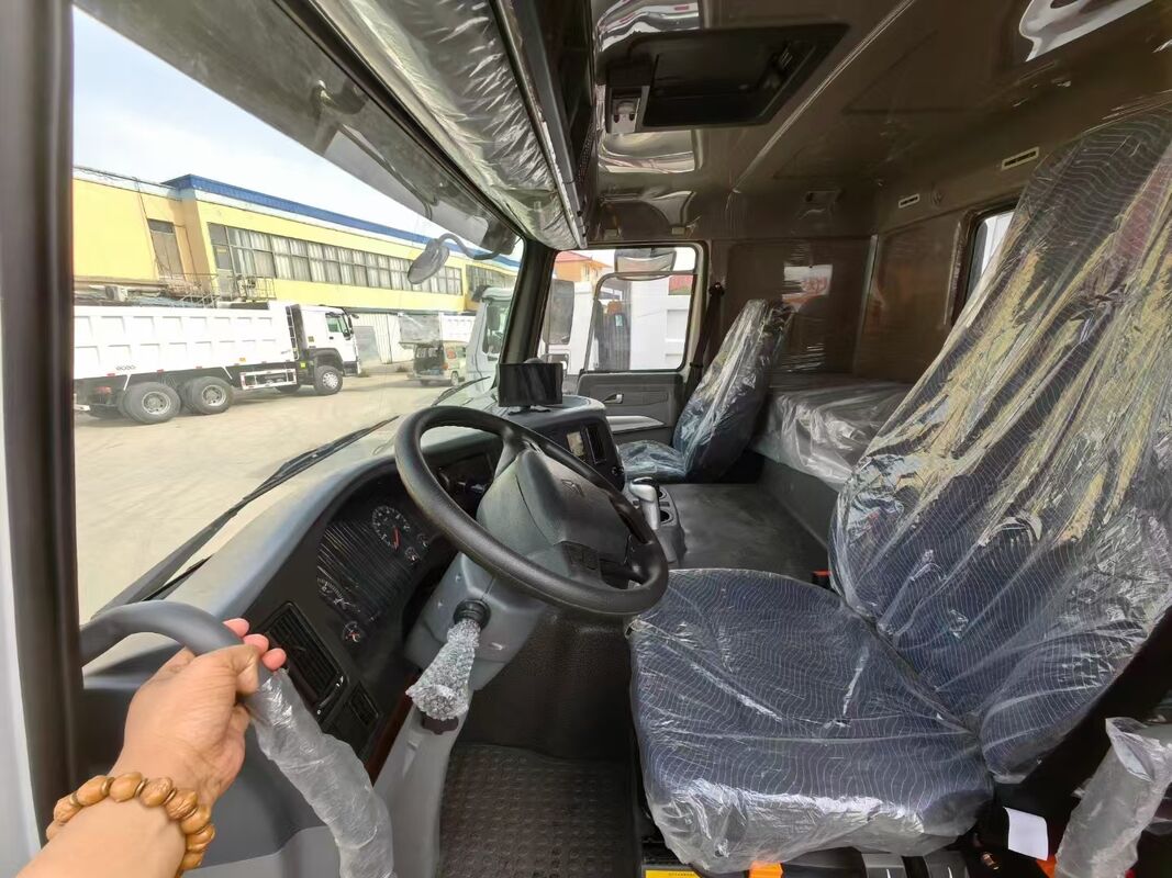 Gebruikte 6X4 Howo Sinotruk 371 Zware Vrachtwagen CNG LNG Trekker met Snelle Versnellingsbak Diesel Brandstof Linker Stuur Van Cargo Tank China