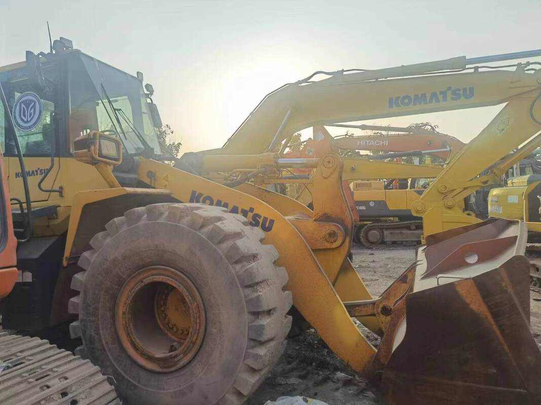 Gebruikte Japan KOMATSU Loader WA470-6 Grote loader in goede staat 7000kg Wa470 komatsu wielloader WA470-6