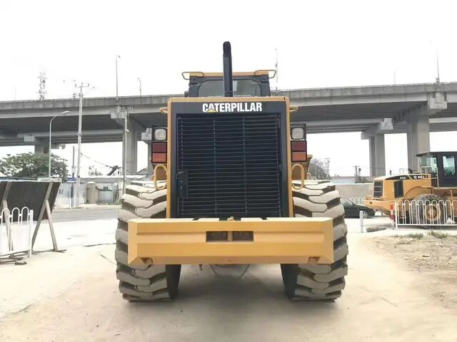 Populaire tweedehands wielladers CAT 966F, CAT 966H en 950F te koop in Japan