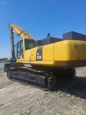 Een goed onderhouden komatsu 520 is beschikbaar voor iedereen die een serieuze graafmachine wil.